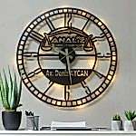 Avukat Tasarımlı İsim Yazılan Işıklı Modern Ofis Duvar Saati