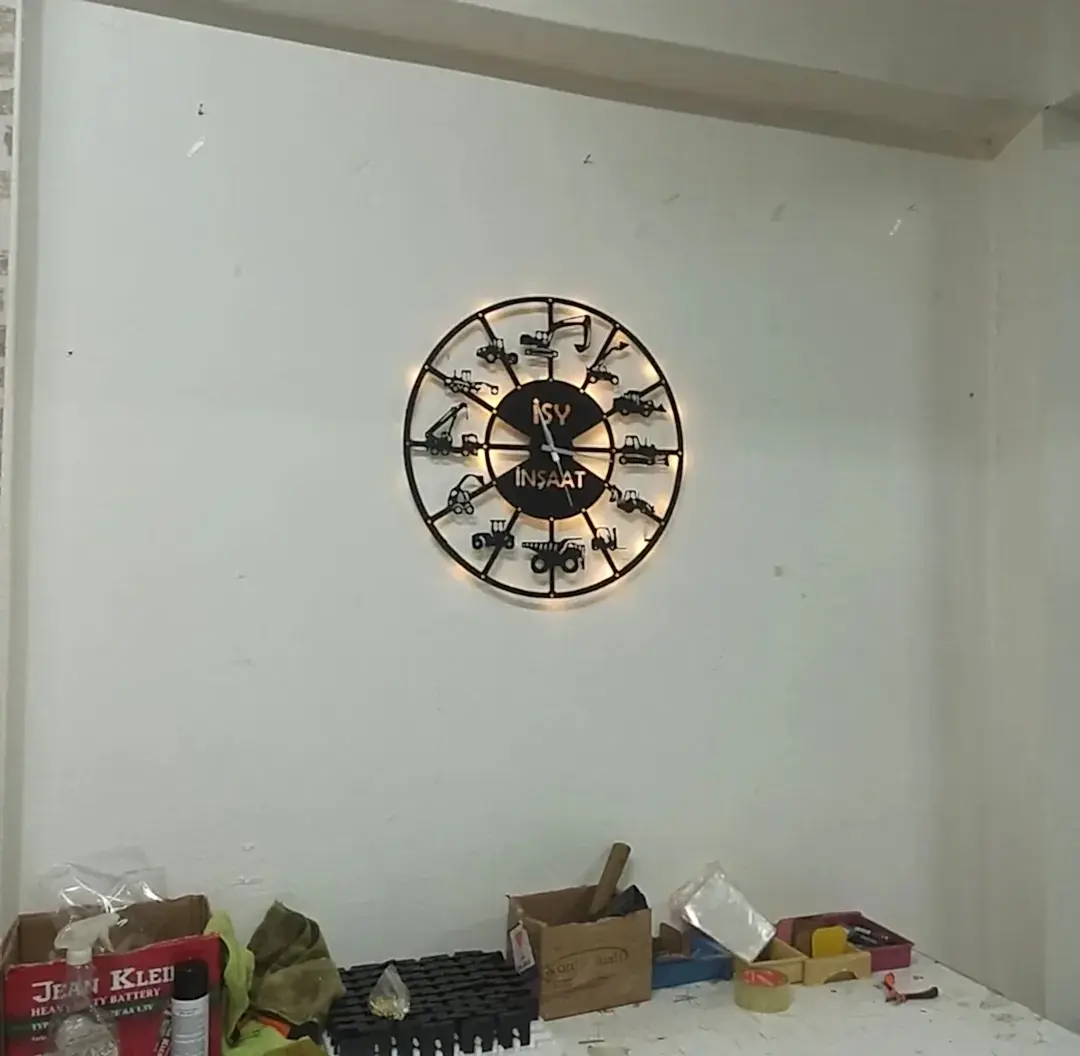 İş makineleri temalı isimli LED ışıklı dekoratif duvar saati