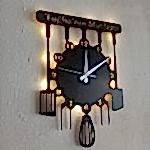 Mutfak Tasarımlı İsim Yazılan Işıklı Modern Mutfak Duvar Saati - Görsel 6