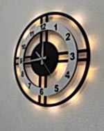 Beyaz çemberli ışıklı modern çift çizgili dekoratif duvar saati