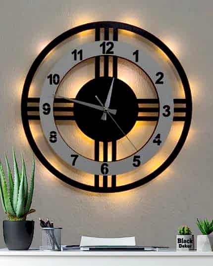 Beyaz çemberli ışıklı modern 3 çizgili dekoratif duvar saati