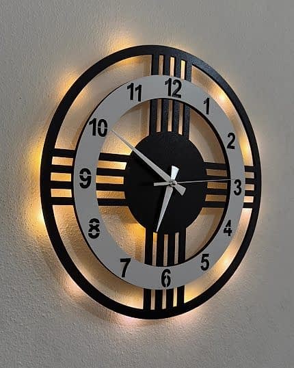 Beyaz çemberli ışıklı modern 4 çizgili dekoratif duvar saati