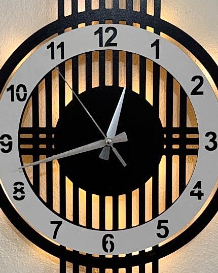 Beyaz çemberli ışıklı modern ızgara desenli dekoratif duvar saati